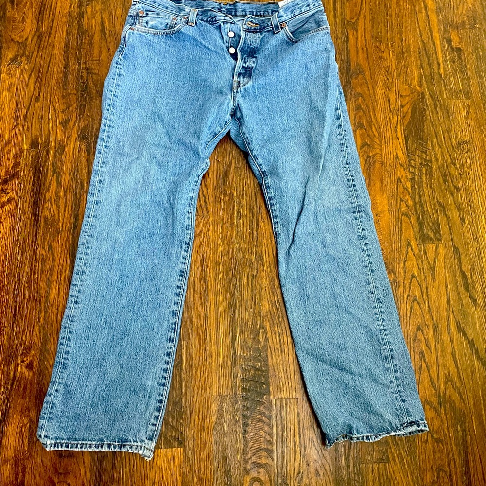 Levis 501 button down, straight fit 36 x 32 jeans